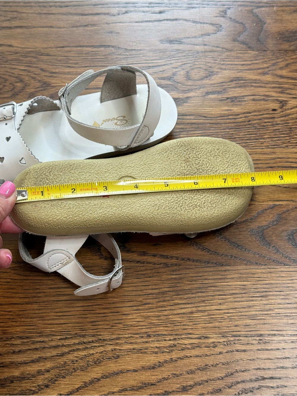 Salt Water Sun-Sans Girls White Sweetheart Cutout Ankle Strap Kids Sandals Sz 1 - Picture 9 of 9